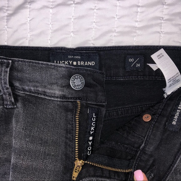 NWOT Lucky Brand Frayed High Rise Denim Shorts - Picture 5 of 8